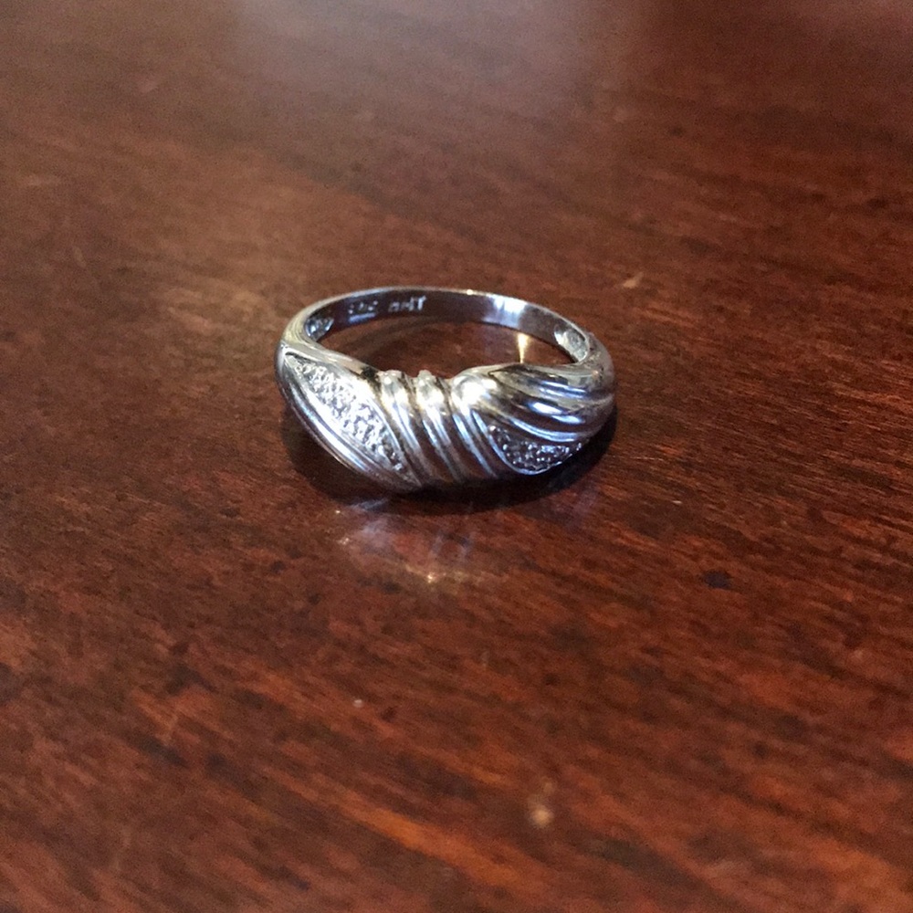 QVC Sterling Silver Diamond Chip Twist Ring Size 8